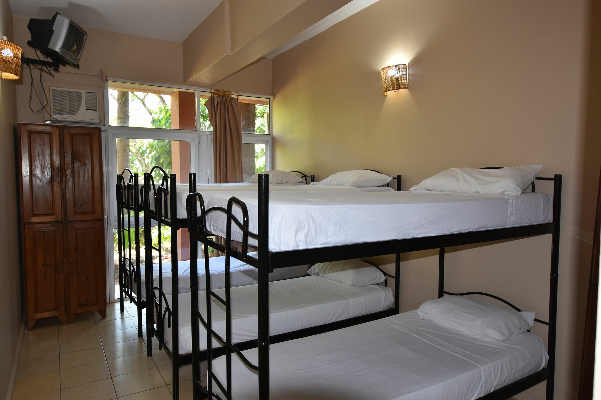 Tangoinn Club Iguazu Party Luxury Hostel Пуерто Игуасу Екстериор снимка