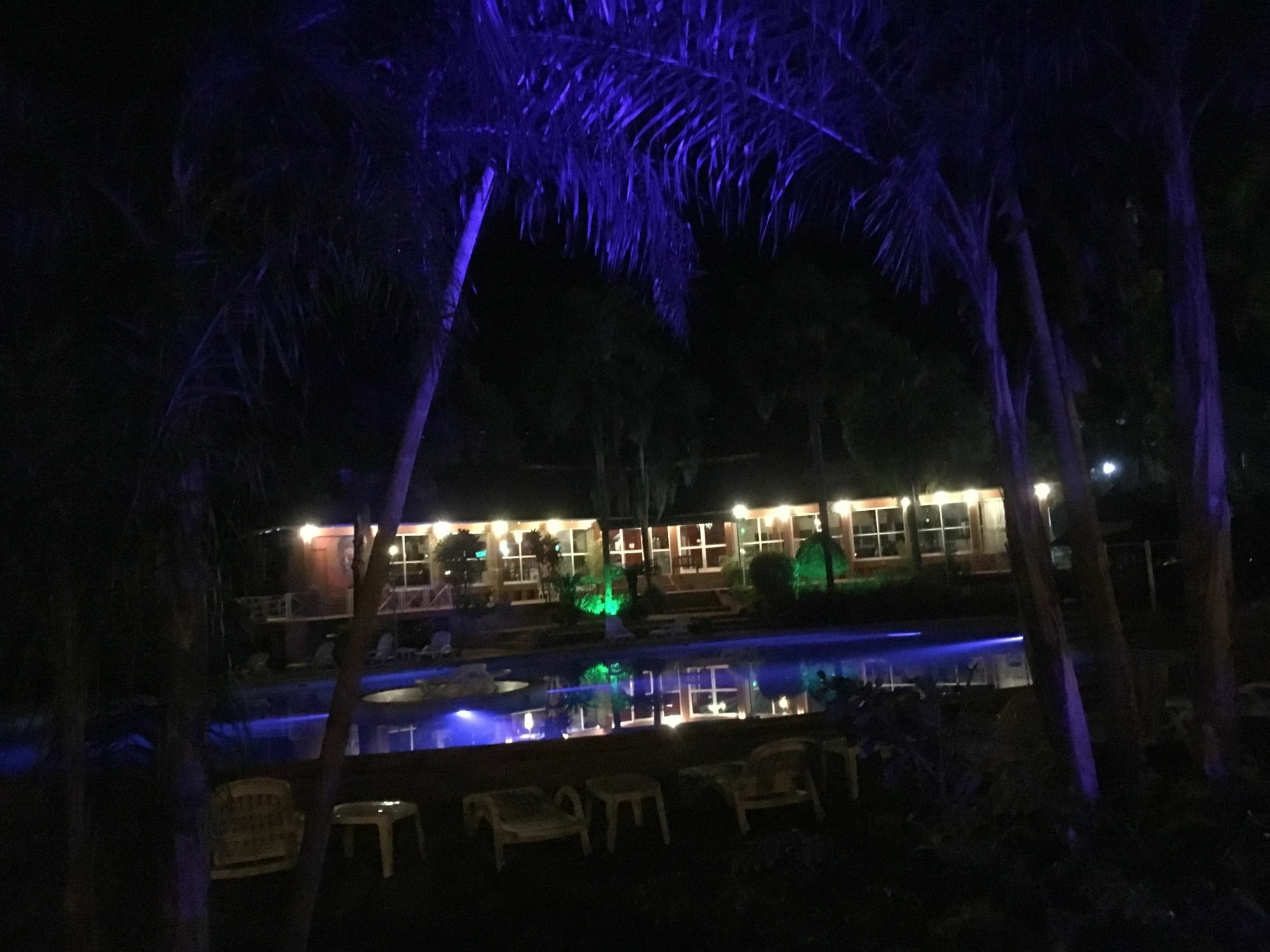 Tangoinn Club Iguazu Party Luxury Hostel Пуерто Игуасу Екстериор снимка