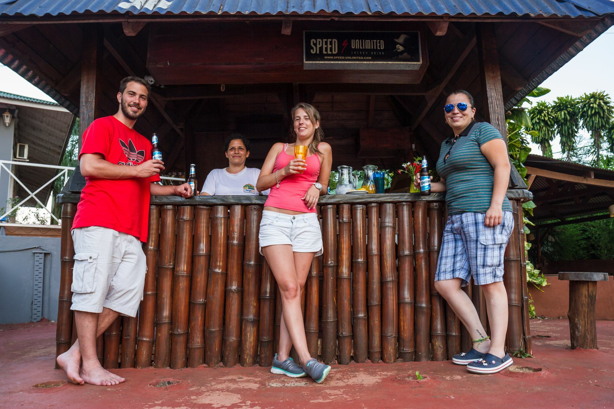 Tangoinn Club Iguazu Party Luxury Hostel Пуерто Игуасу Екстериор снимка