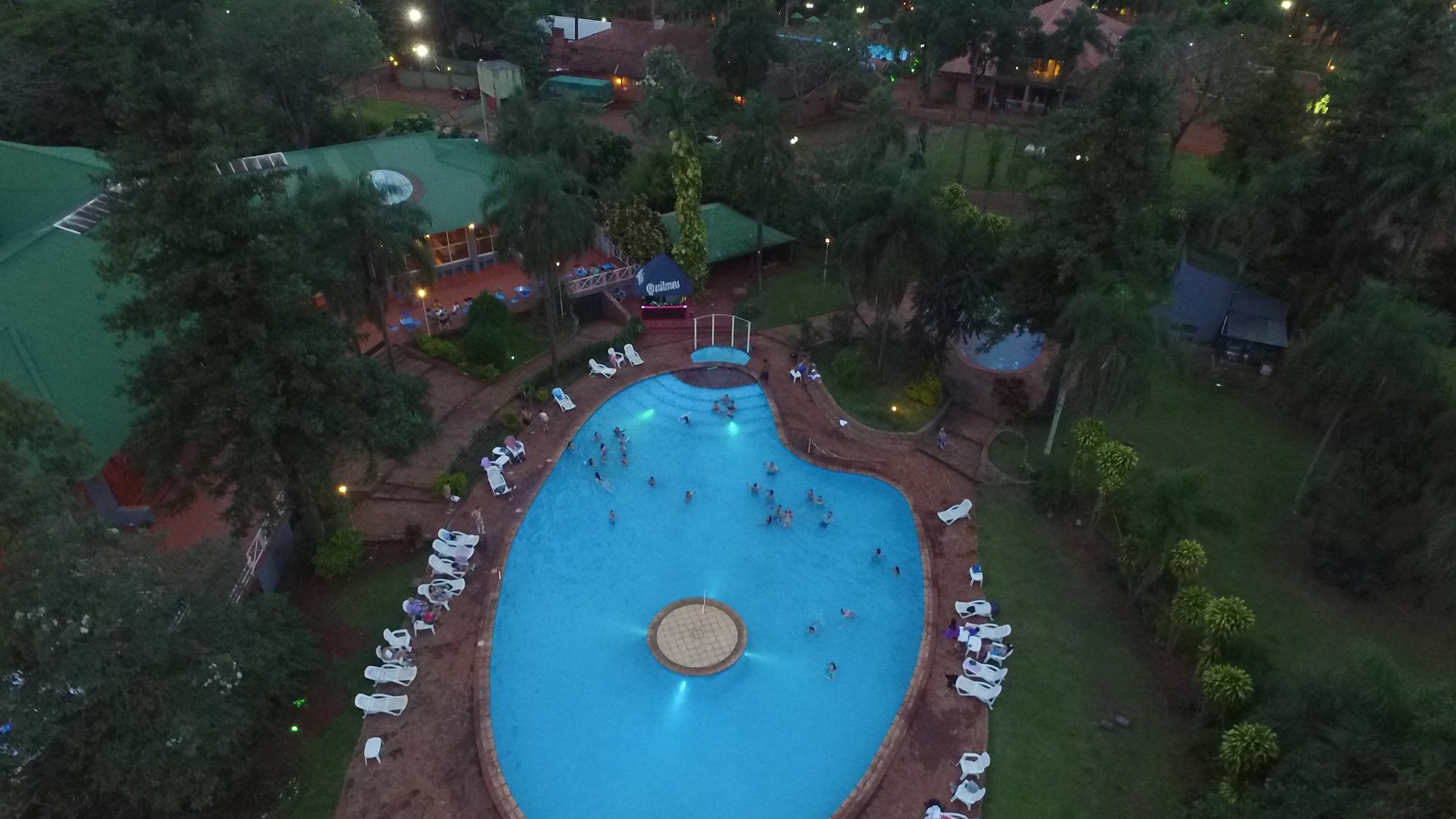 Tangoinn Club Iguazu Party Luxury Hostel Пуерто Игуасу Екстериор снимка