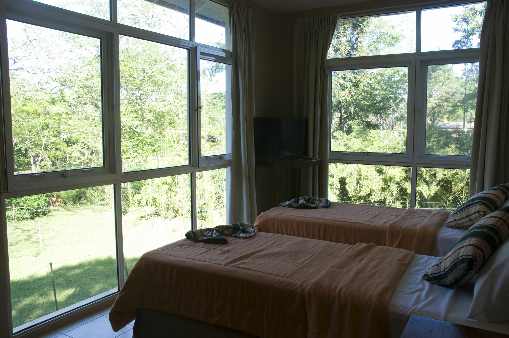 Tangoinn Club Iguazu Party Luxury Hostel Пуерто Игуасу Екстериор снимка