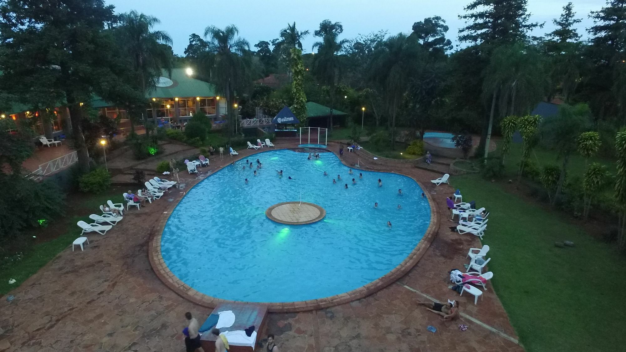 Tangoinn Club Iguazu Party Luxury Hostel Пуерто Игуасу Екстериор снимка